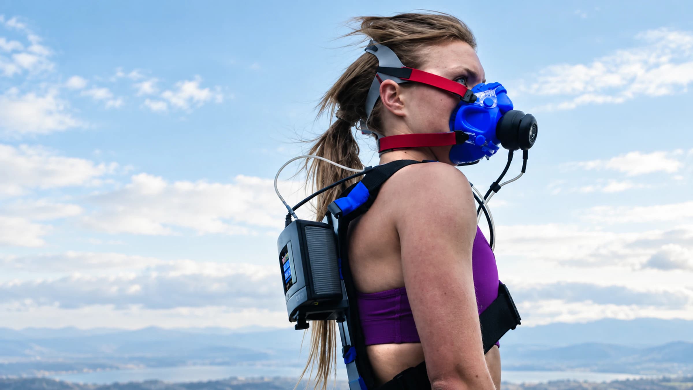 Runner wearing a COSMED metabolic testing mask